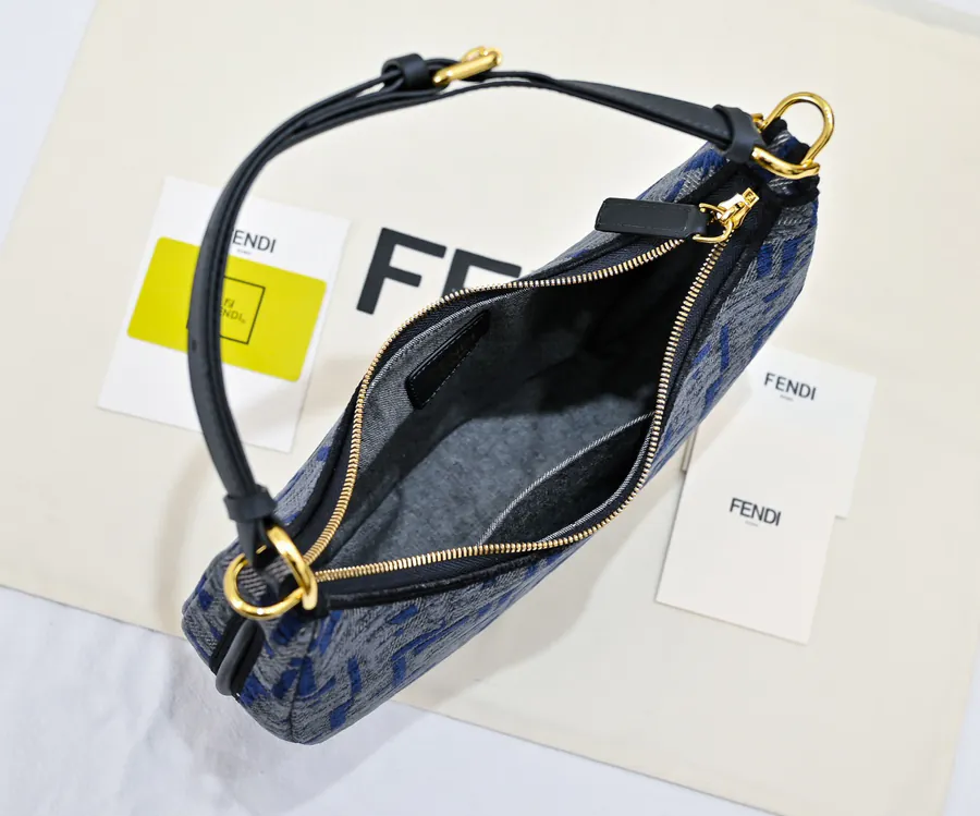 FENDI Prada腋下包 月牙造型