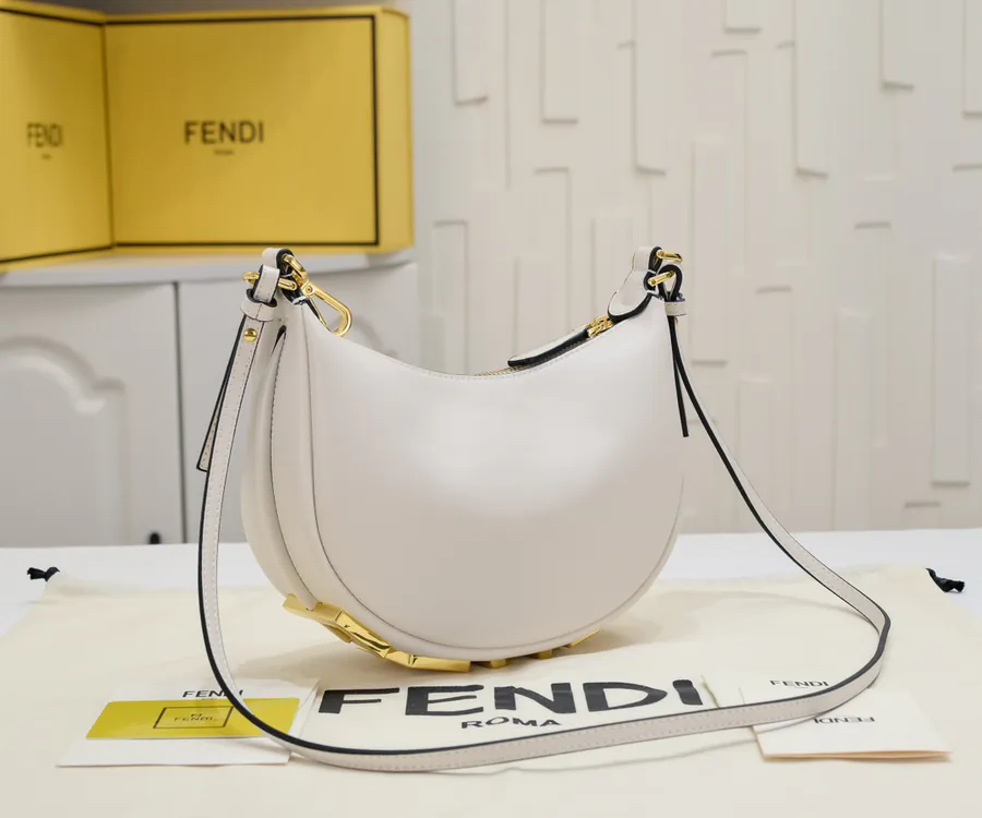 FENDI腋下包 20cm尺寸