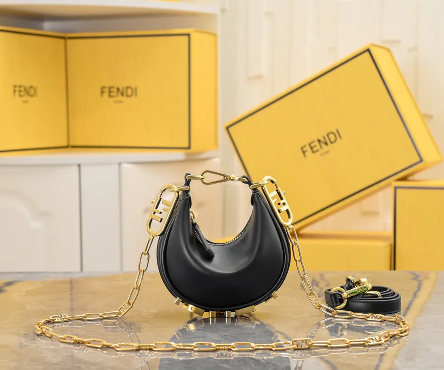 FENDI Prada腋下包 Mini Size, Grained Calfskin