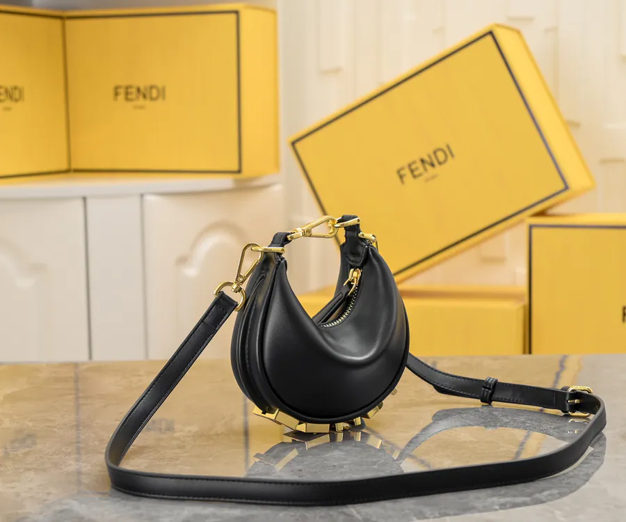 FENDI Prada腋下包 Mini Size, Grained Calfskin