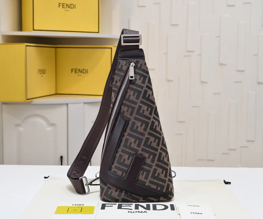 FENDI Conical Shoulder Bag in Full Grain Leather