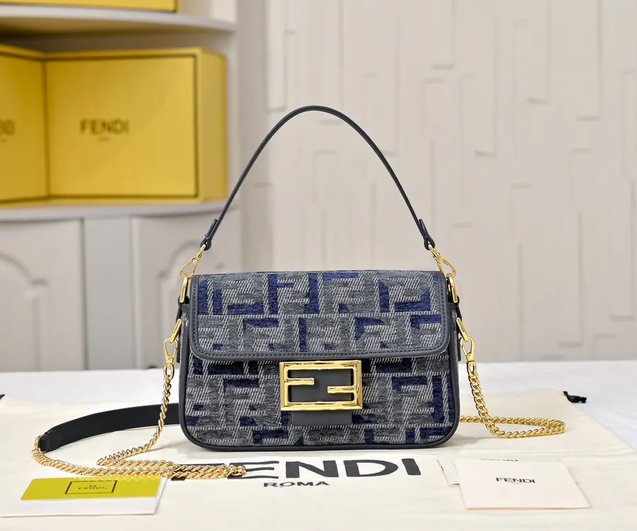 Fendi Baguette Classic Double F Logo, Casual Style