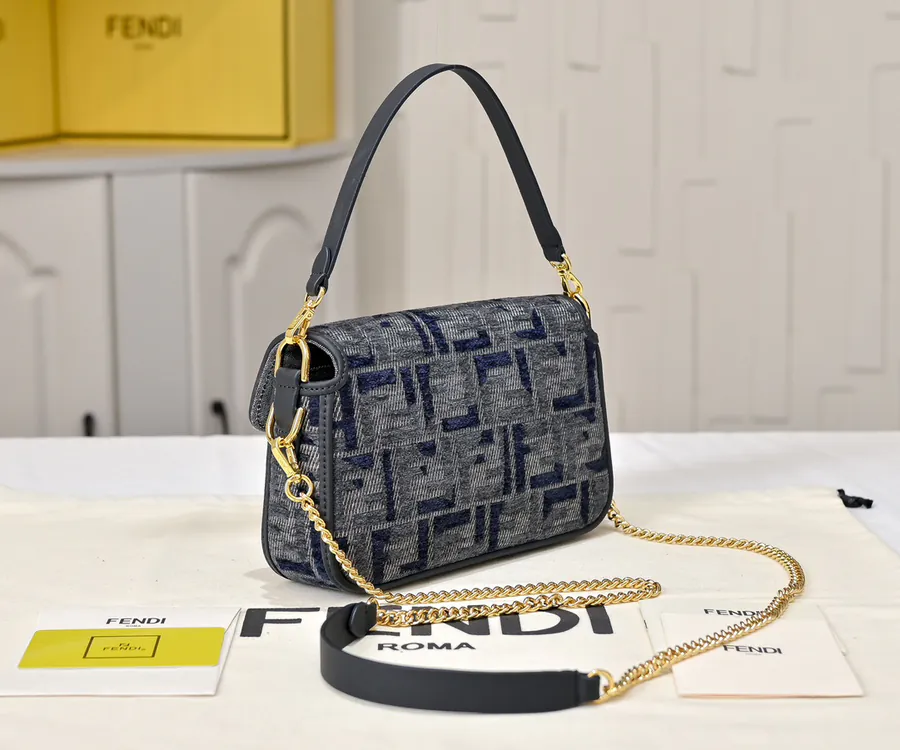 Fendi Baguette Classic Double F Logo, Casual Style