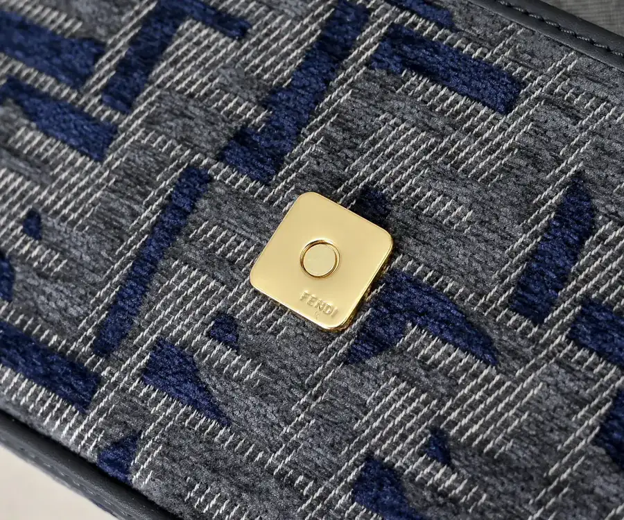 Fendi Baguette Classic Double F Logo, Casual Style