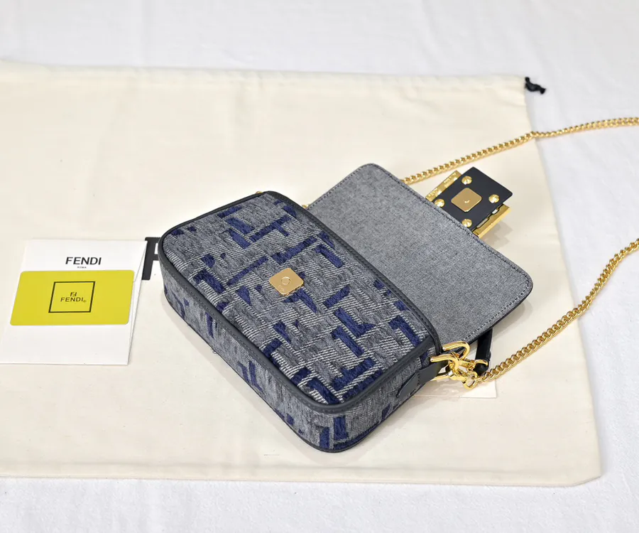 Fendi Baguette Classic Double F Logo, Casual Style