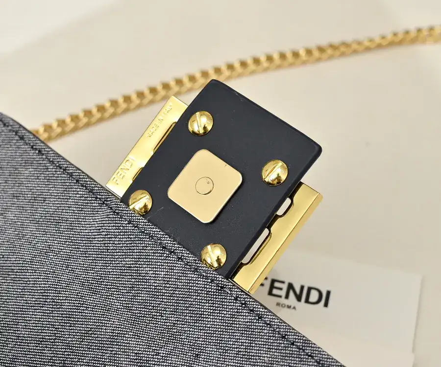 Fendi Baguette Classic Double F Logo, Casual Style