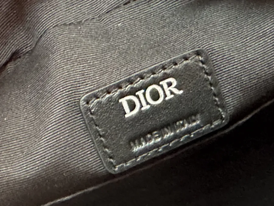 Hit the Road Messenger Bag Modern Style with High Fashion Craftsmanship