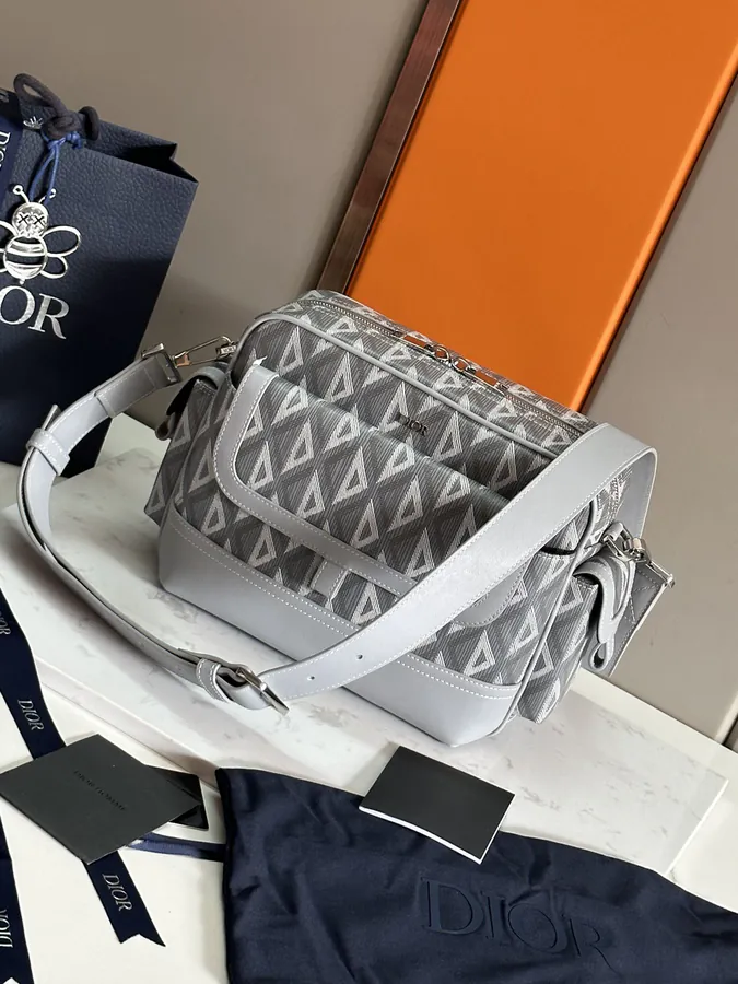 Hit the Road Messenger Bag Modern Style with High Fashion Craftsmanship