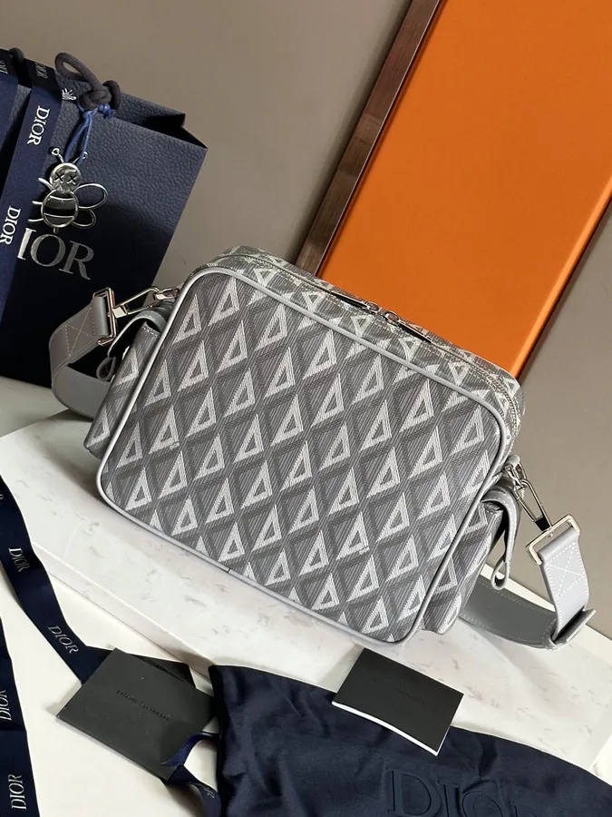 Hit the Road Messenger Bag Modern Style with High Fashion Craftsmanship