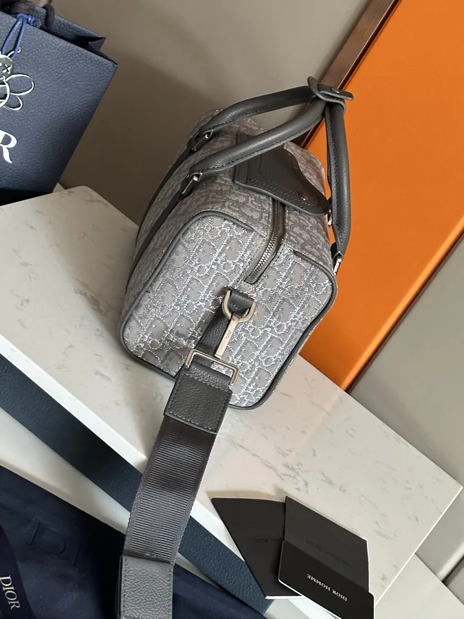 Dio Lingot 26 Handbag Season New, Practical and Elegant