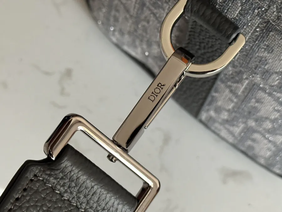 Dio Lingot 26 Handbag Season New, Practical and Elegant