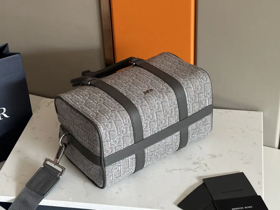 Dio Lingot 26 Handbag Season New, Practical and Elegant