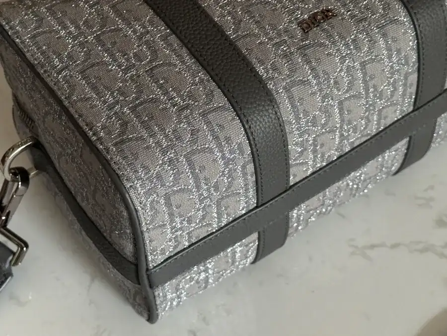 Dio Lingot 26 Handbag Season New, Practical and Elegant