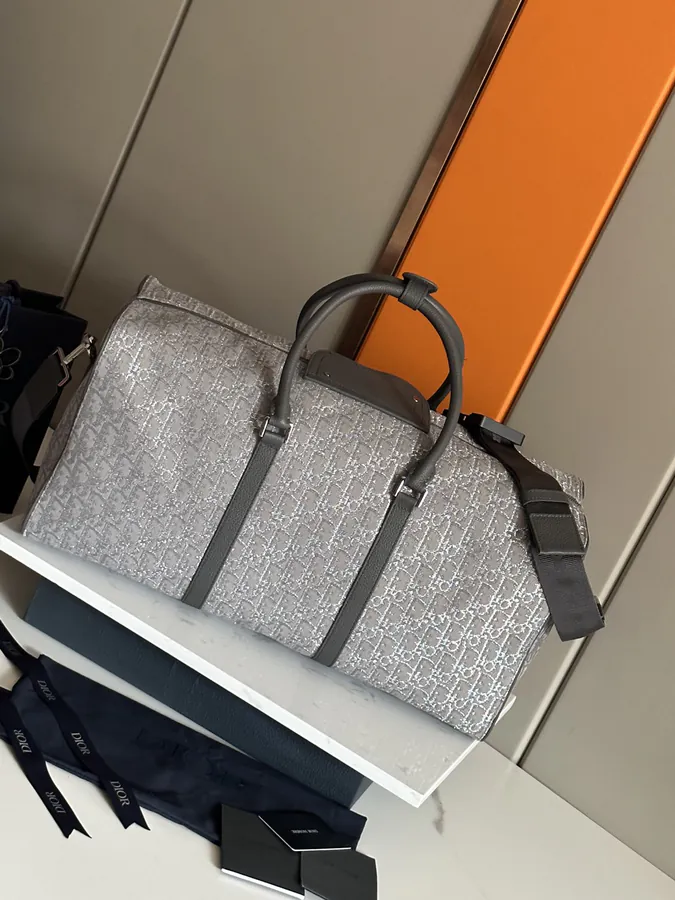 Dio Lingot 50 Handbag Season New, Elegant and Practical
