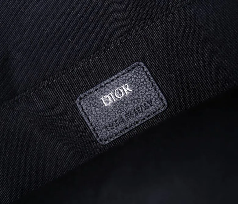 DIO.R Oblique 2021 Small Shoulder Bag
