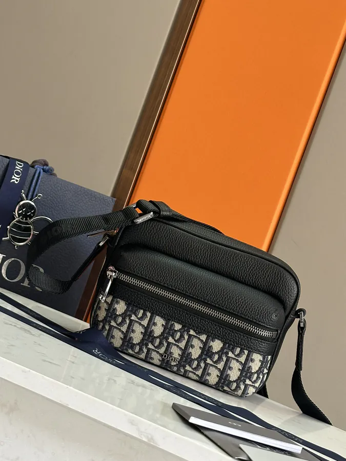 Rider 2.0 Zip Messenger Bag Mini Size