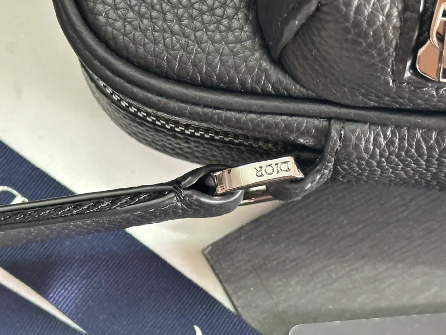 Rider 2.0 Zip Messenger Bag Autumn 2024 Men's Collection
