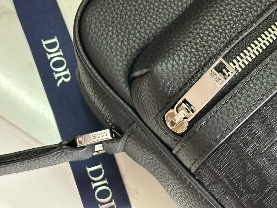 Rider 2.0 Zip Messenger Bag Autumn 2024 Men's Collection