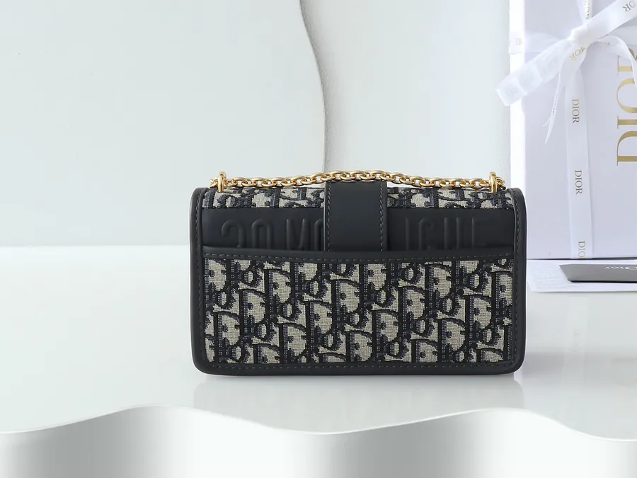 30 Montaigne East West Chain Handbag Mini Size