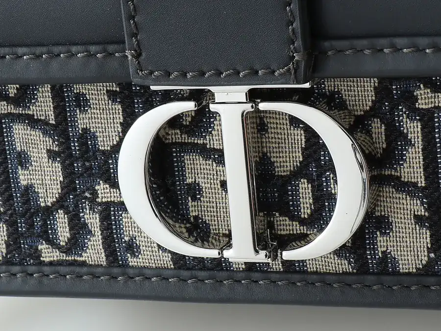 30 Montaigne East West Chain Handbag Mini Size