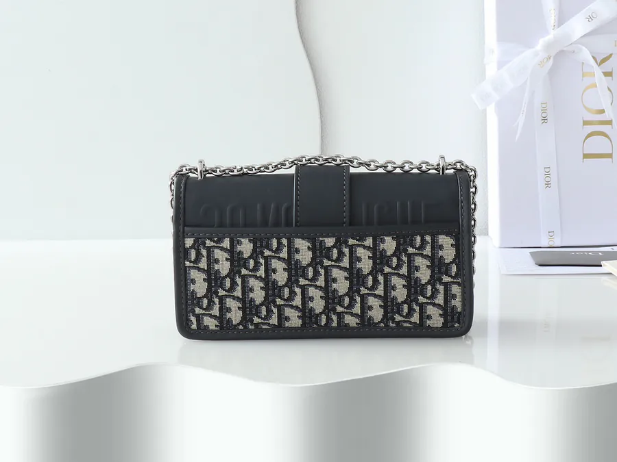 30 Montaigne East West Chain Handbag Mini Size