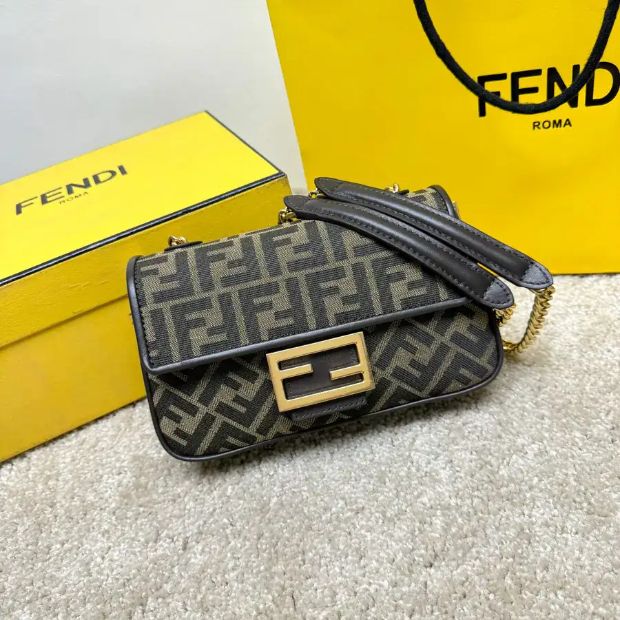 Baguette Medium Chain Handbag