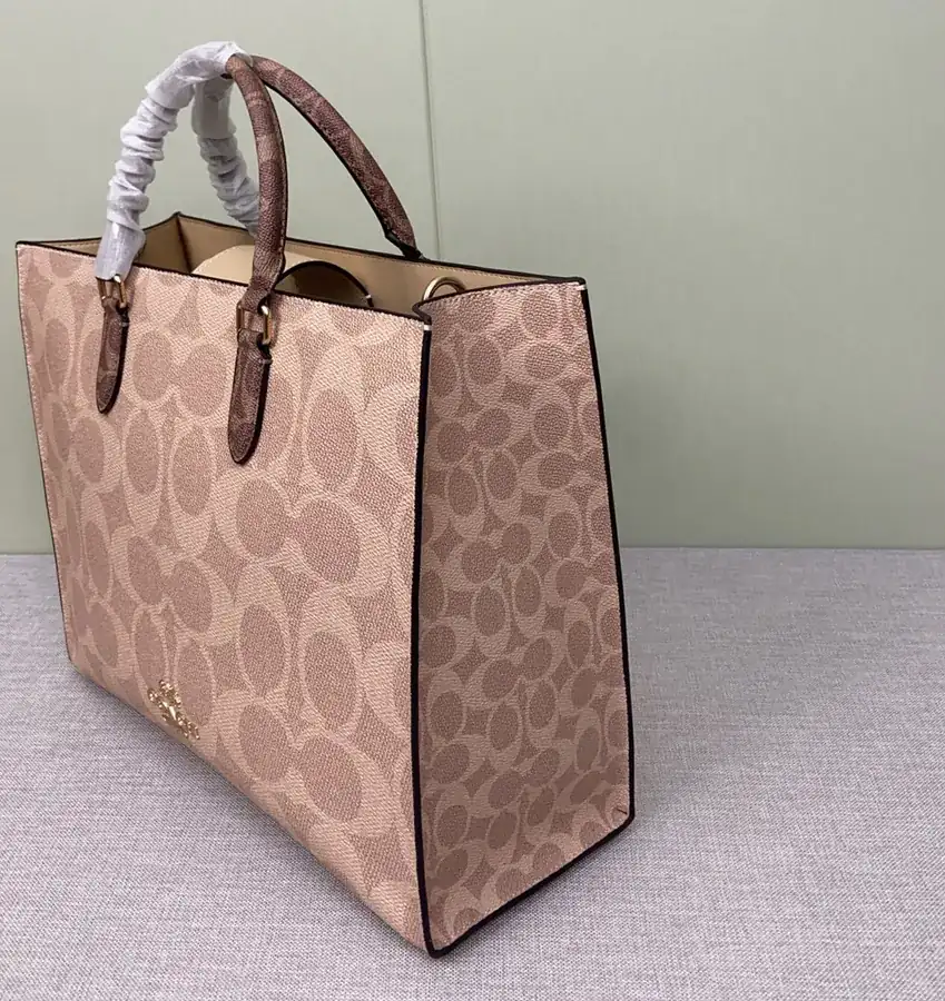 Maggie Tote by CY677 Sleek Design, Versatile Style