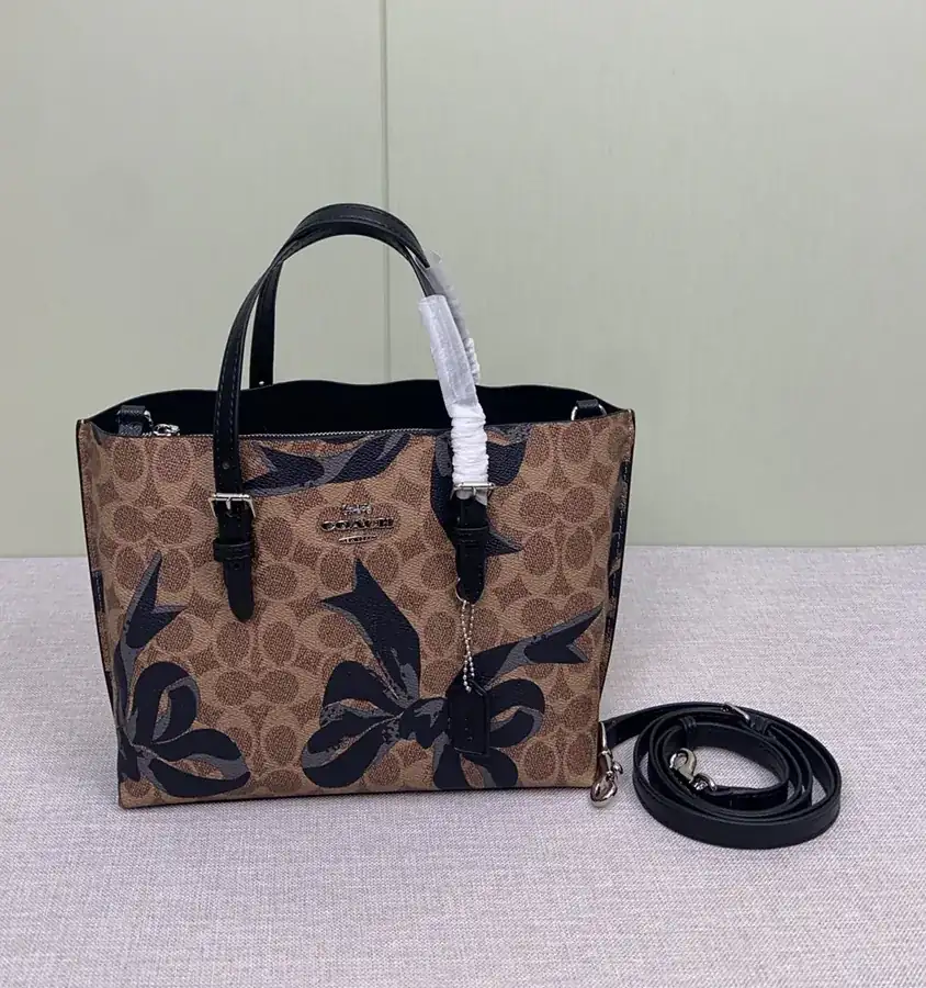 Chloé 12 Month New CZ767 Print Bucket Bag with Vintage Bow