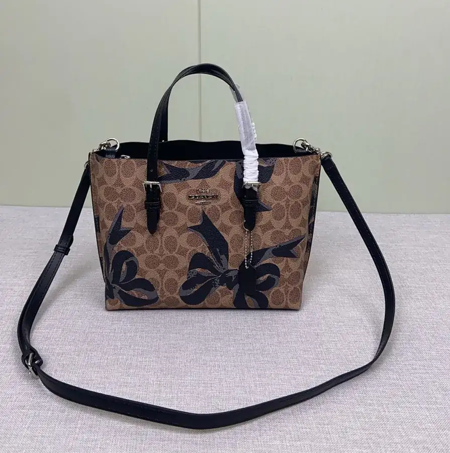 Chloé 12 Month New CZ767 Print Bucket Bag with Vintage Bow
