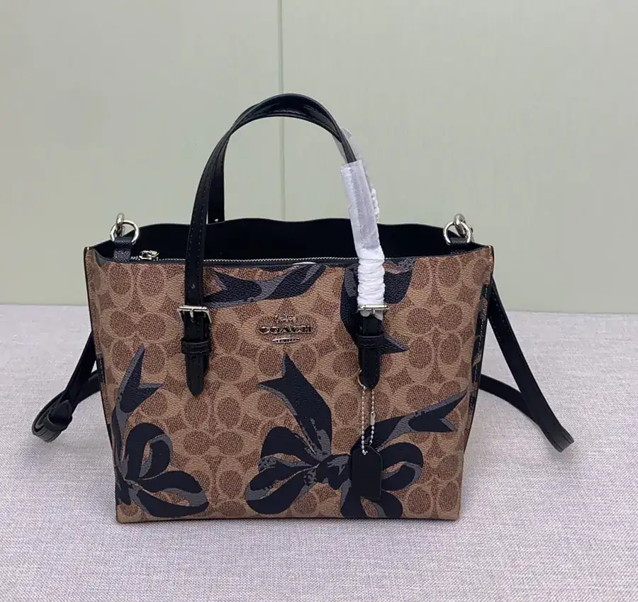 Chloé 12 Month New CZ767 Print Bucket Bag with Vintage Bow