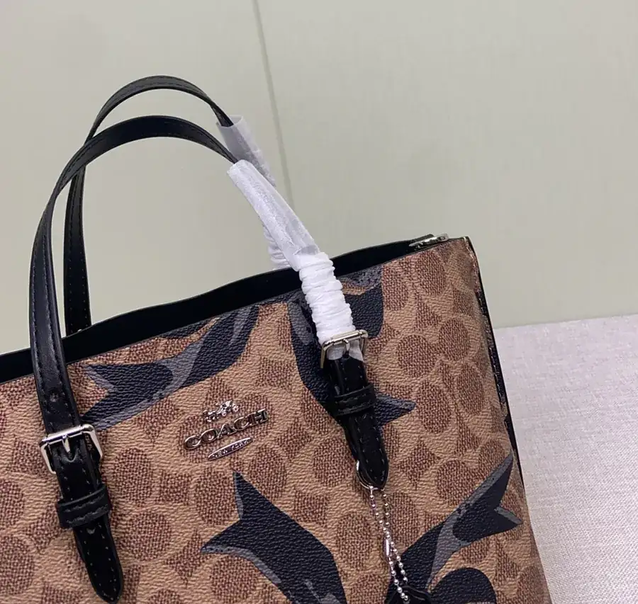 Chloé 12 Month New CZ767 Print Bucket Bag with Vintage Bow