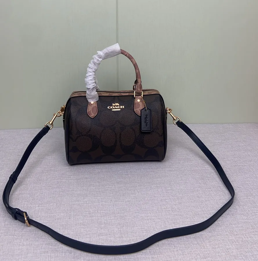 Brynn Classic Pillow Bag Boston with Stylish Design
