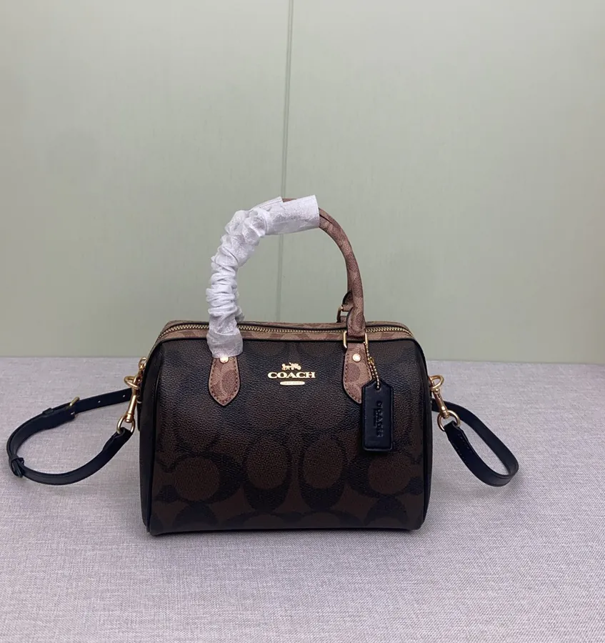 Brynn Classic Pillow Bag Boston with Stylish Design