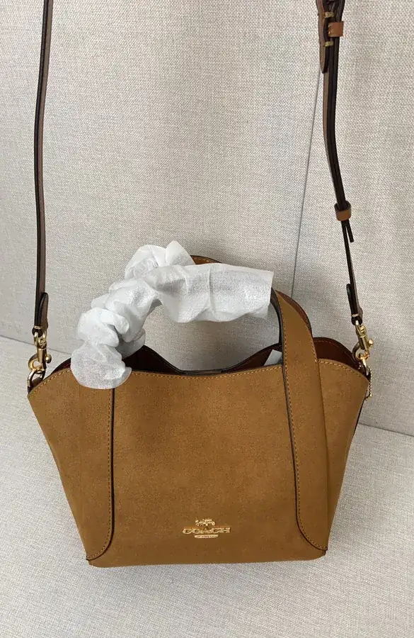 Hadley 21 Bucket Bag in Suede
