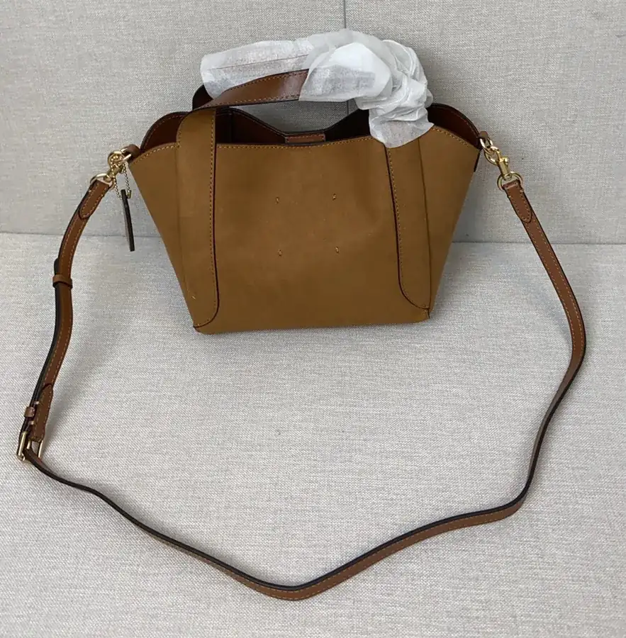 Hadley 21 Bucket Bag in Suede