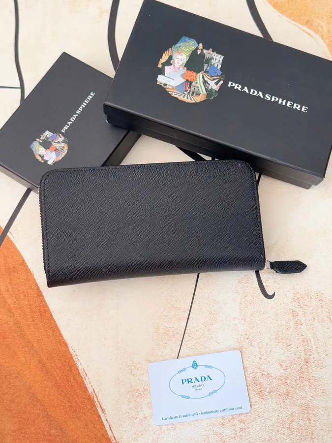 Classic Single Zip Wallet in Blue Italian Grained Calfskin