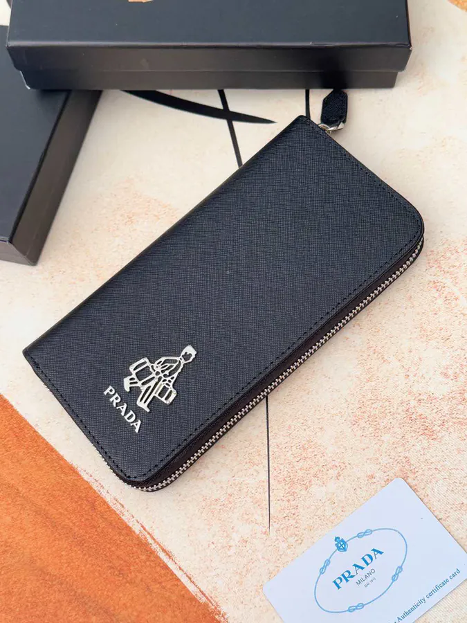 Classic Single Zip Wallet in Blue Italian Grained Calfskin