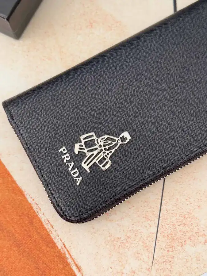 Classic Single Zip Wallet in Blue Italian Grained Calfskin