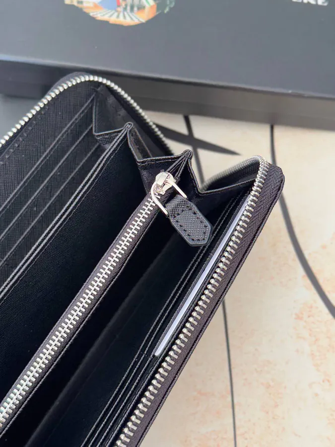 Classic Single Zip Wallet in Blue Italian Grained Calfskin