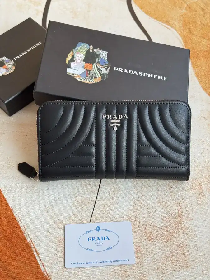 Classic Single Zip Wallet in Blue Italian Grained Calfskin
