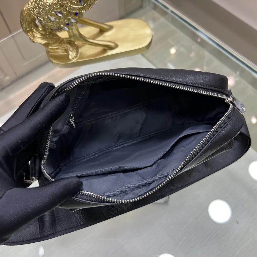 Montblanc International Crafted Shoulder Bag Modern Style