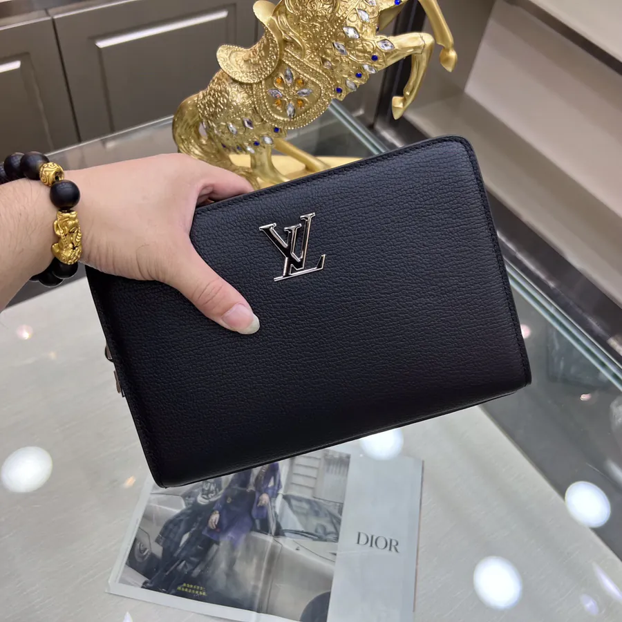 LOUIS VUITTON New Handbag Elegant Design with Premium Material