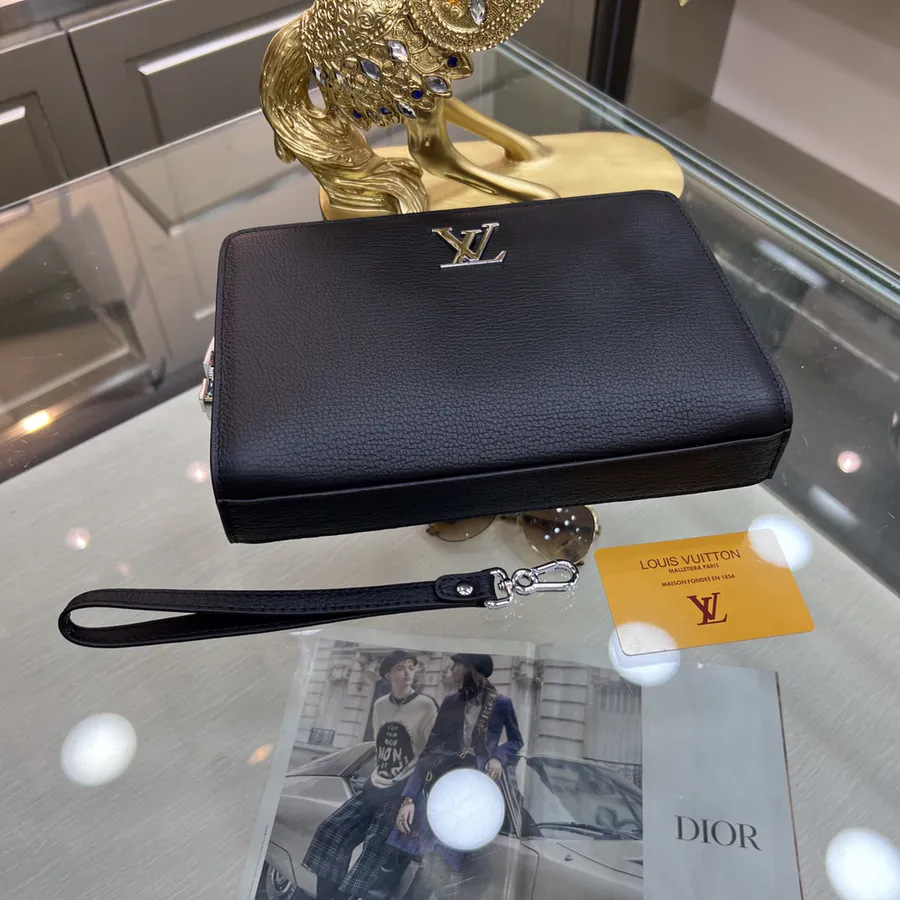 LOUIS VUITTON New Handbag Elegant Design with Premium Material