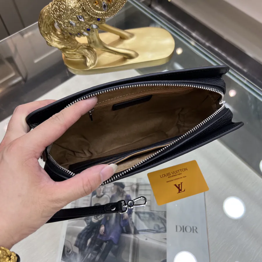 LOUIS VUITTON New Handbag Elegant Design with Premium Material
