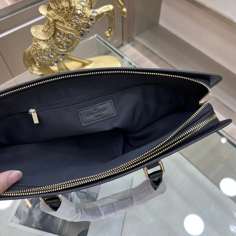 LOUIS VUITTON New Briefcase Classic Design, Premium Quality