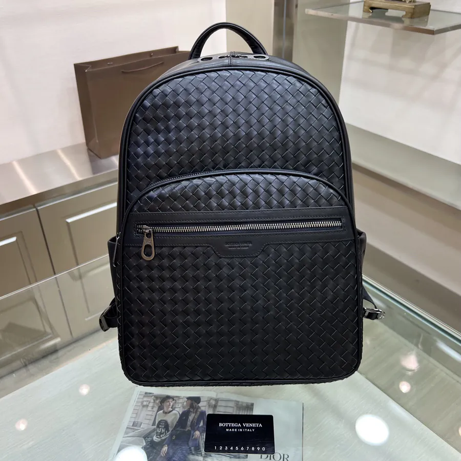 Bottega Veneta New Shoulder Bag Elegant and Practical