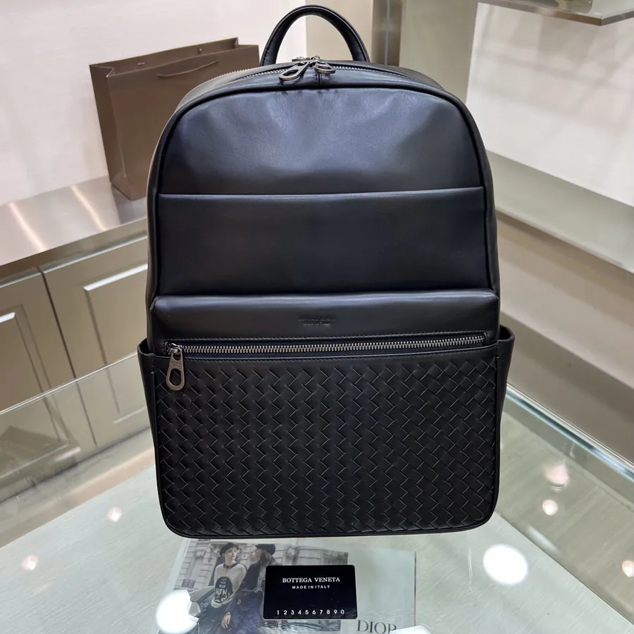 Bottega Veneta New Shoulder Bag Subtle Elegance, Superior Craftsmanship