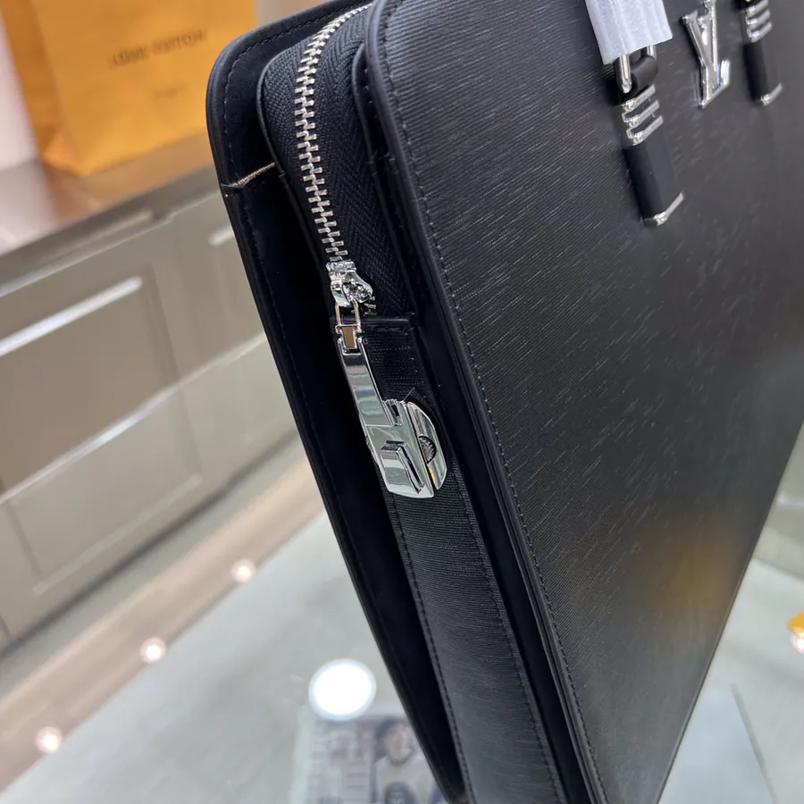 LOUIS VUITTON New Briefcase Classic Design, Premium Quality
