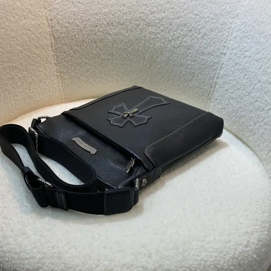 Chloé New Shoulder Bag with Front Opening and Zippered Back Pocket