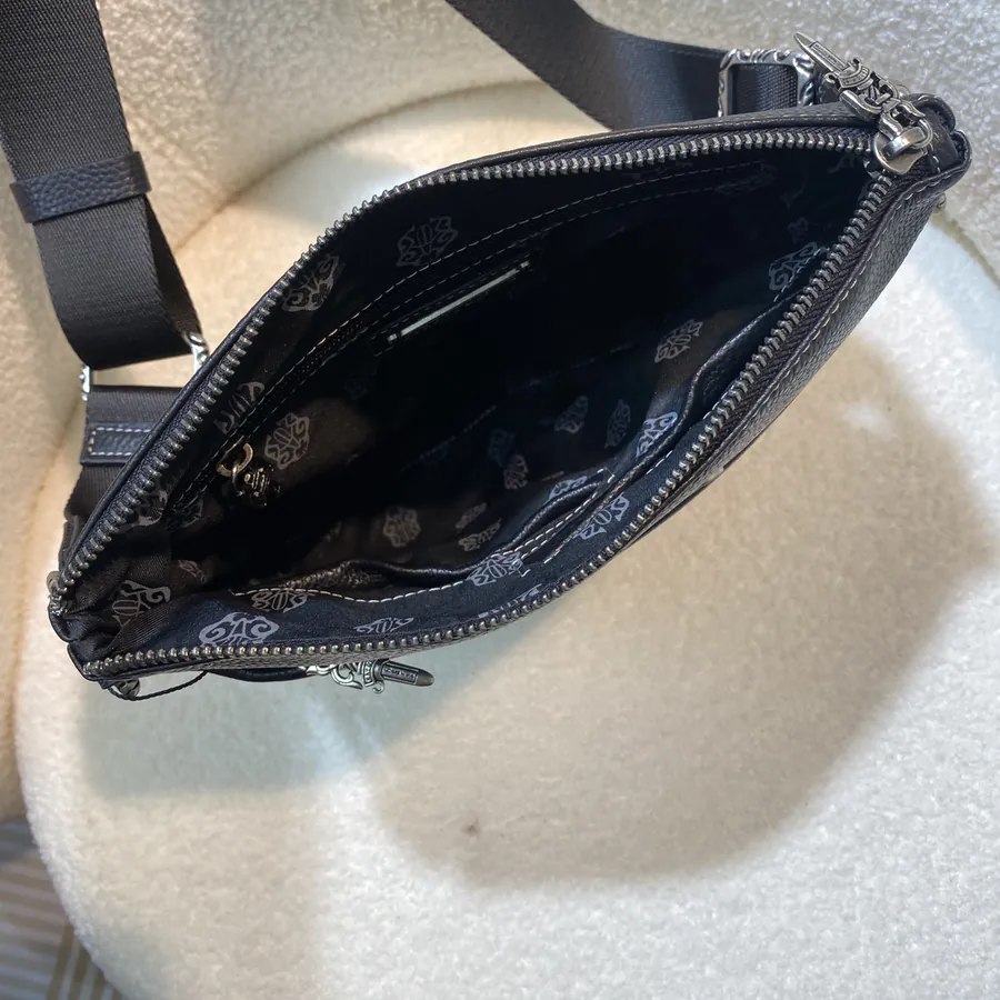 Chloé New Shoulder Bag with Front Opening and Zippered Back Pocket